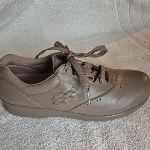 SAS Tripad Comfort Women's Shoe. One Shoe Only. Perfect For Amputee. Size 9M